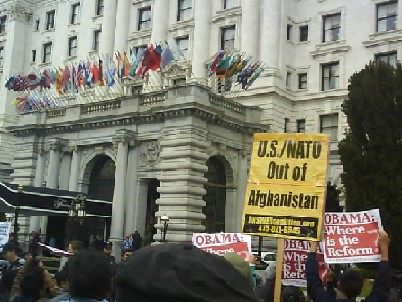 068 Fairmont Hotel With Barack Obama Inside 25th May 2010.jpg